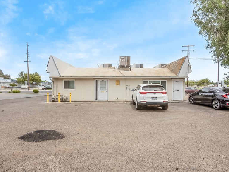 714 N 11th Ave, Hanford, CA, For Lease, Image-3