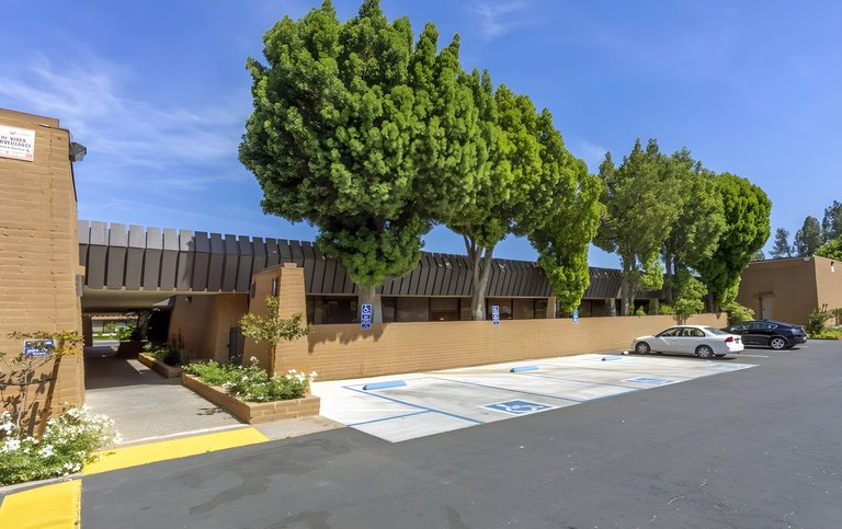 5151 N Palm Ave, Fresno, CA, For Lease, Image-1