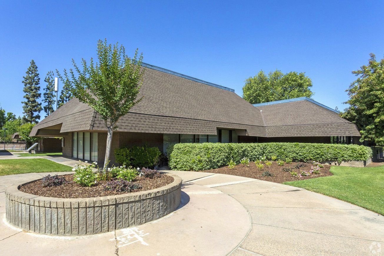 2350 W Shaw Ave Office