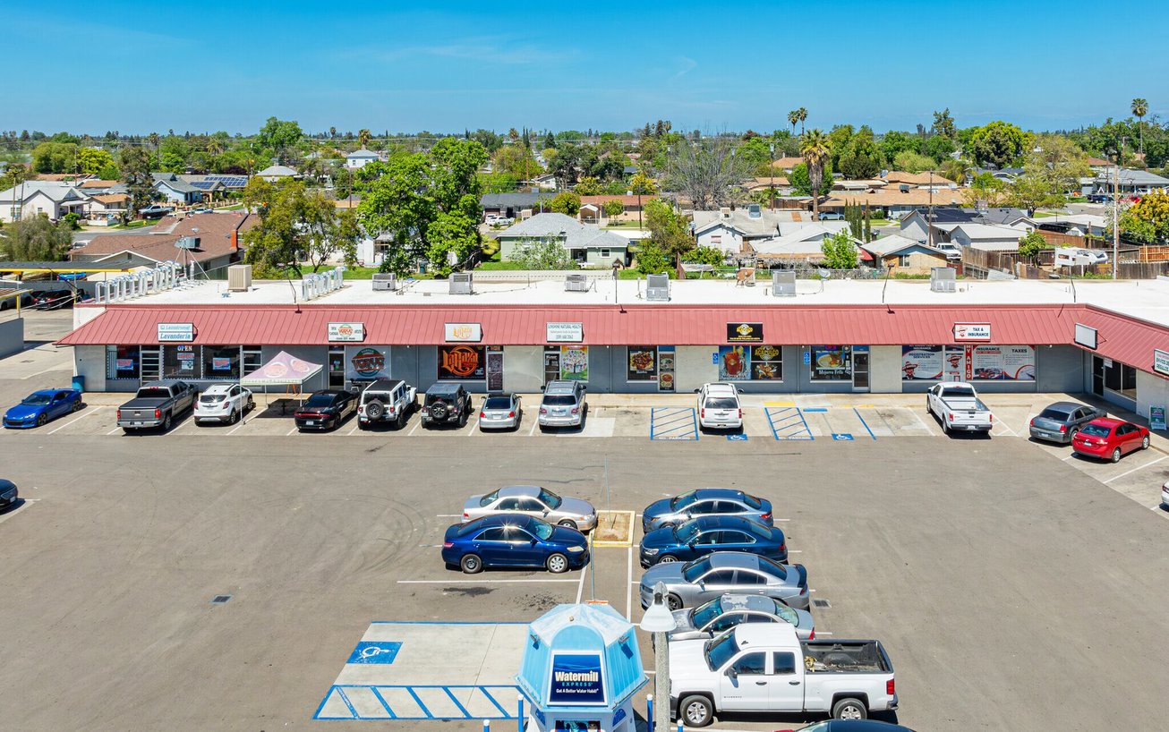 736 W Inyo Ave Retail