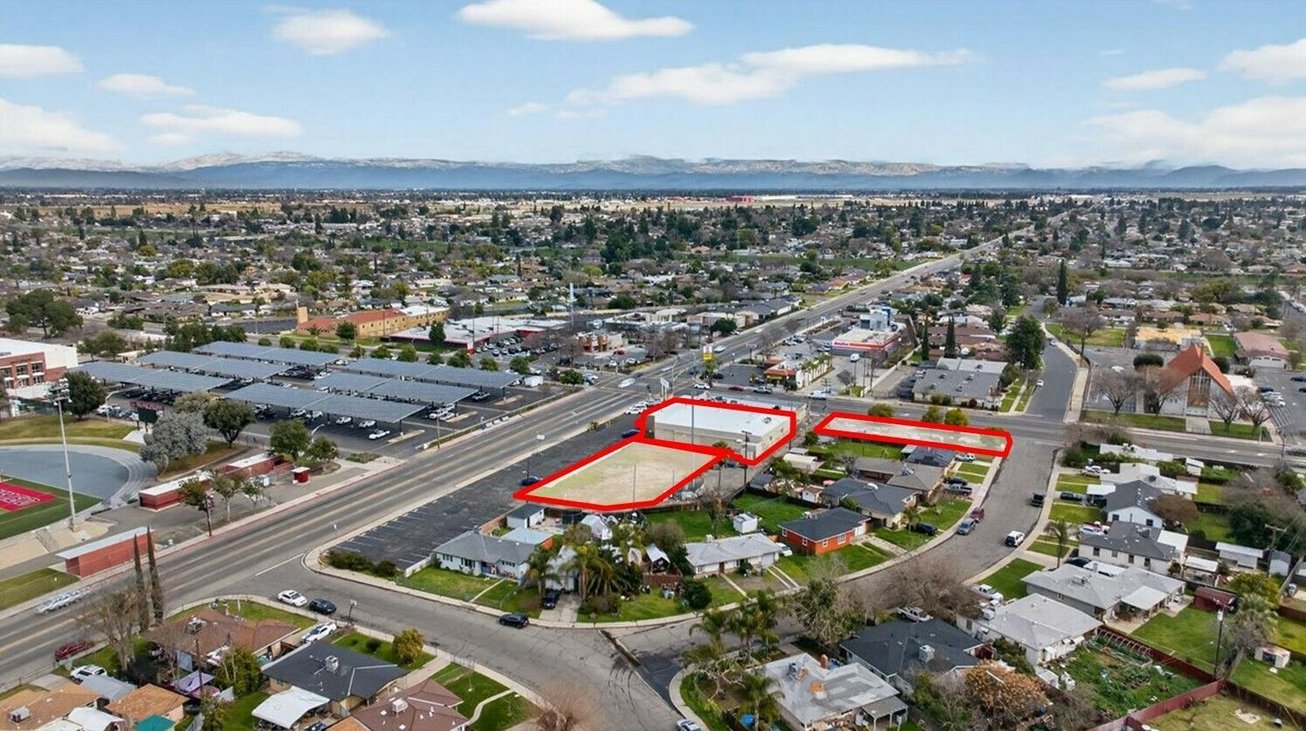 4122 E Clinton Avenue Retail
