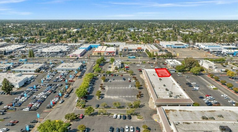 5628-5660 N. Blackstone Ave, Fresno, CA, For Lease, Image-2