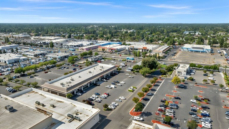 5628-5660 N. Blackstone Ave, Fresno, CA, For Lease, Image-4