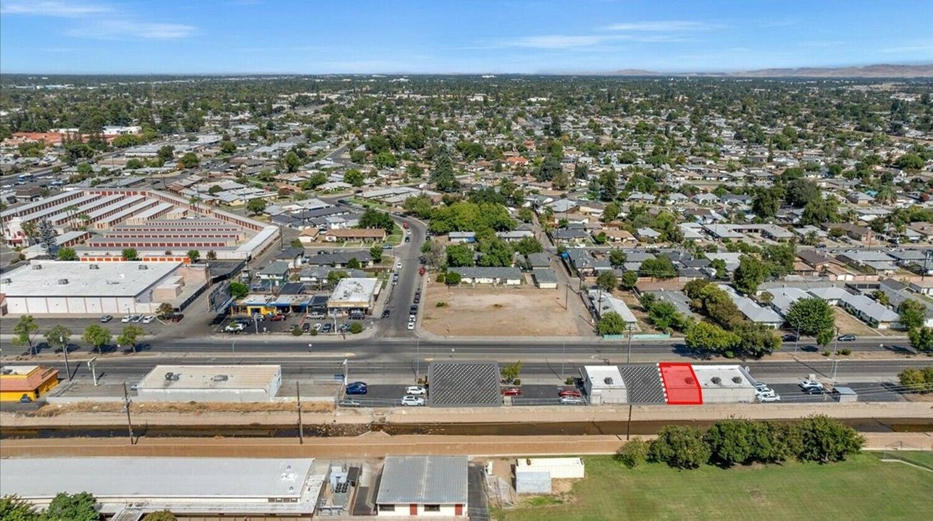 3298-3302 E McKinley Ave Retail