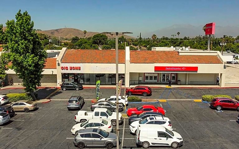 4000-4184 Sierra Way Retail photo 2