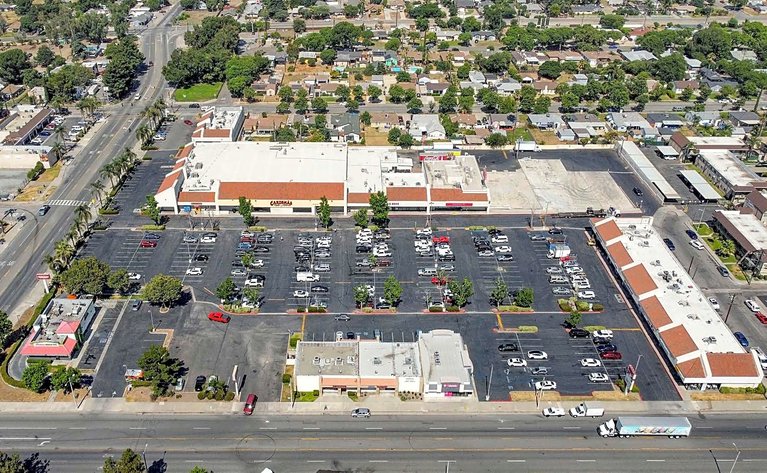 4000-4184 Sierra Way Retail photo 1