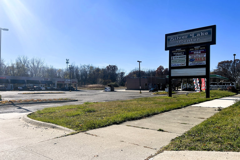 325 West Walton Boulevard, Pontiac, MI, For Lease, Image-1