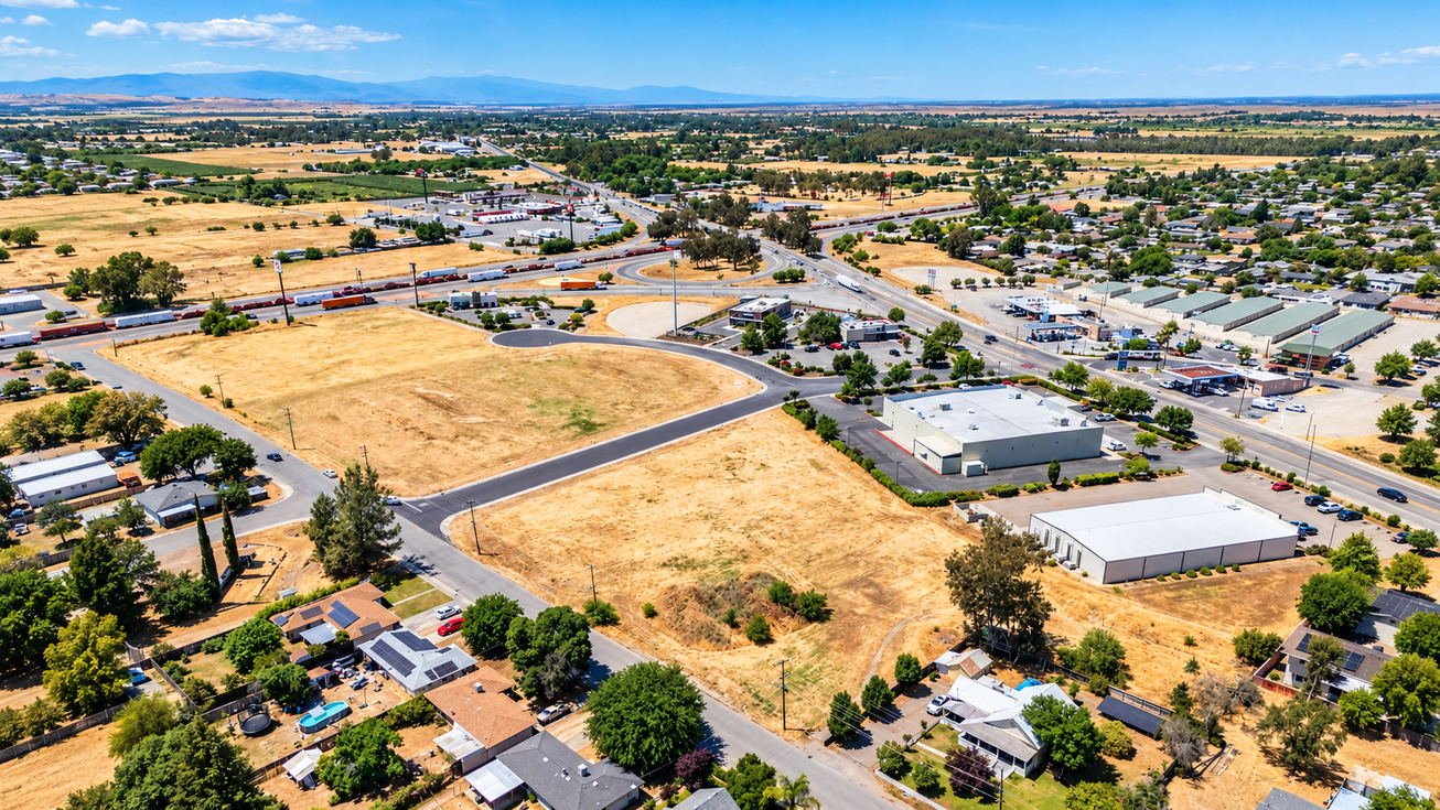 Tehama & Walker intersection Land/Development