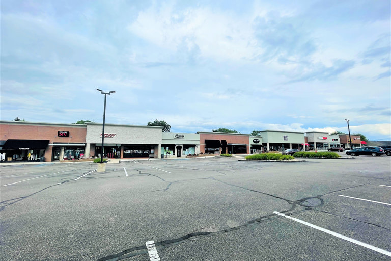 6875–6931 Orchard Lake Road, West Bloomfield, MI, For Lease, Image-4