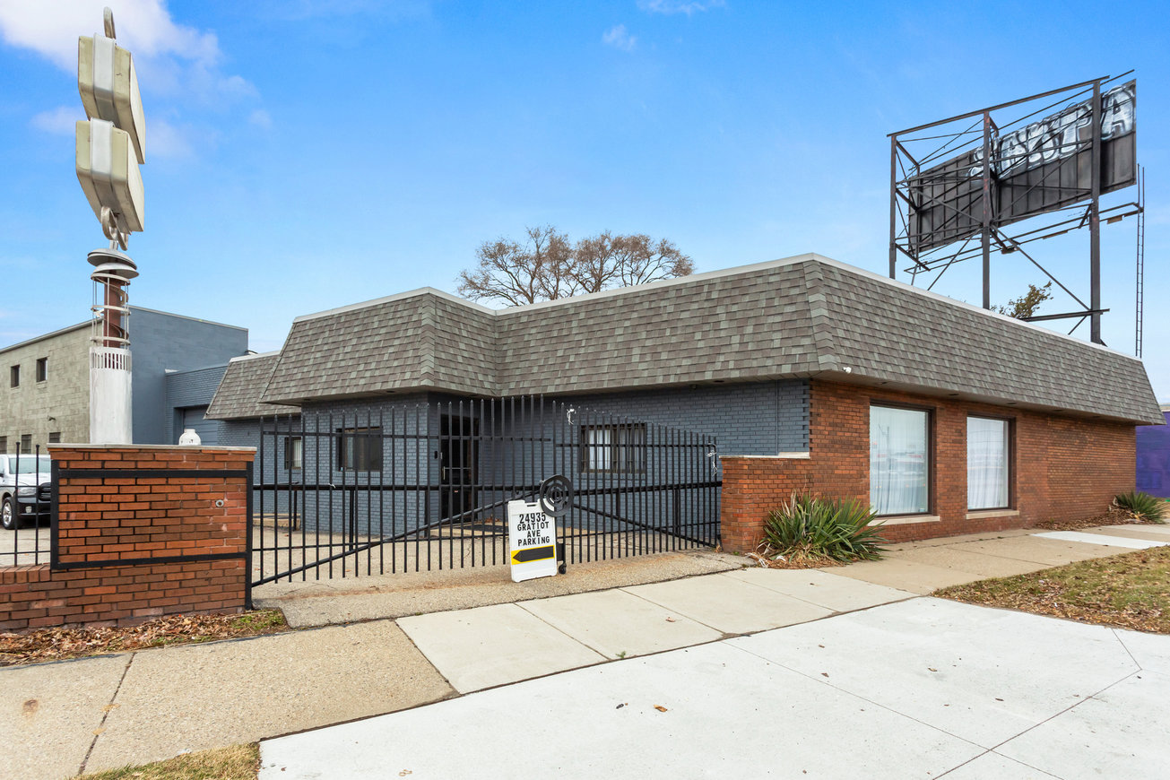 24935 Gratiot Avenue Retail