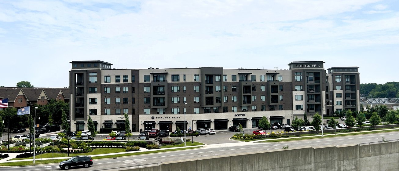 25090 Woodward Avenue Retail
