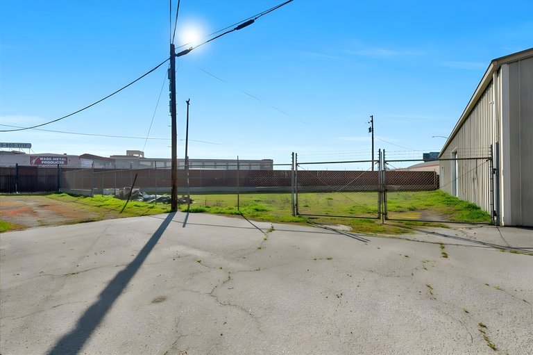 1820 Monterey St & 245 Broadway St, Fresno, CA, For Lease, Image-14