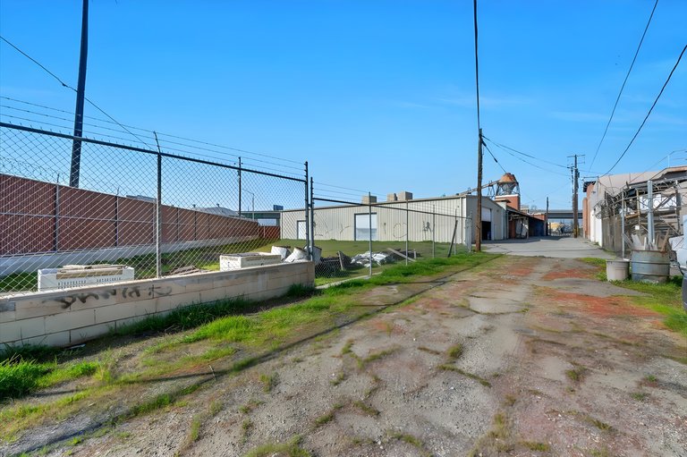 1820 Monterey St & 245 Broadway St, Fresno, CA, For Lease, Image-15