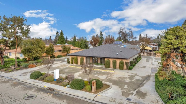 326 W Carob Ave, Reedley, CA, For Lease, Image-1