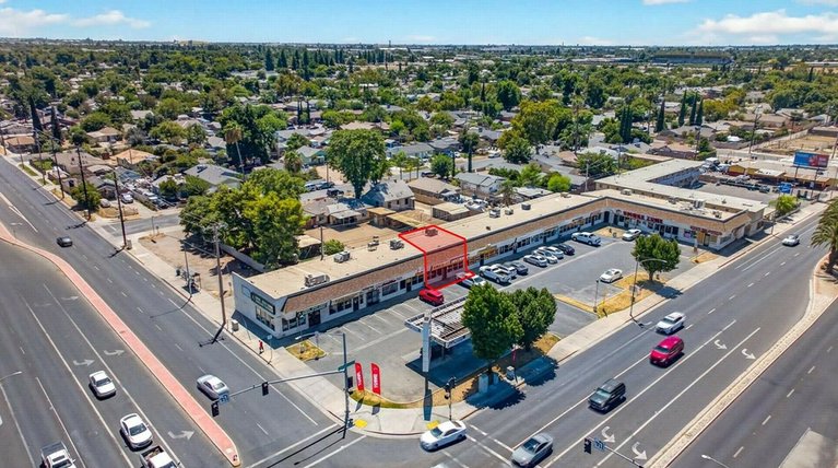 4792 E Kings Canyon Rd, Fresno, CA, For Lease, Image-2