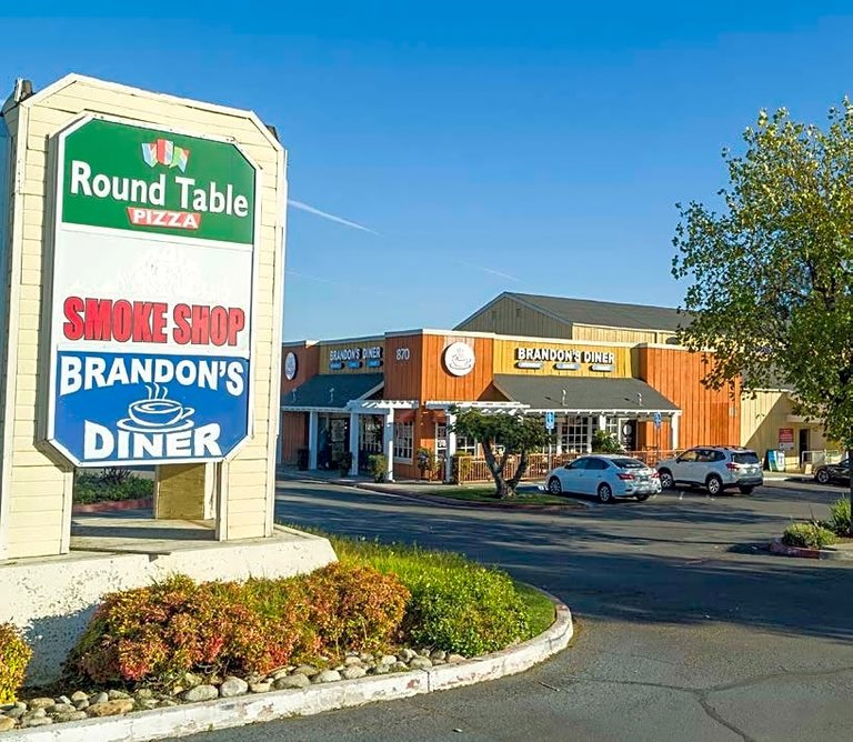 710-870 East Foothill Boulevard & North Campus Avenue Retail photo 2