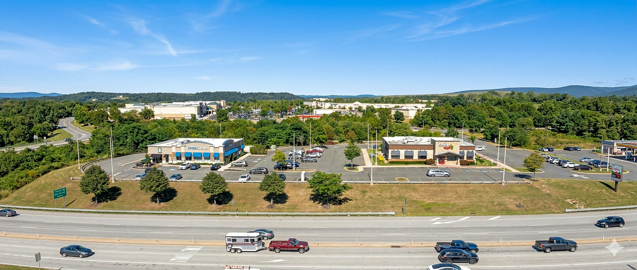 210–220 Upland Square Drive Retail