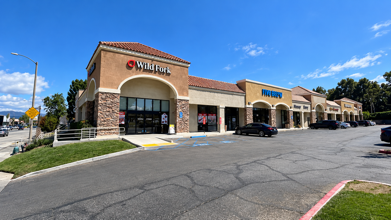 24125-24175 Magic Mountain Pkwy Retail