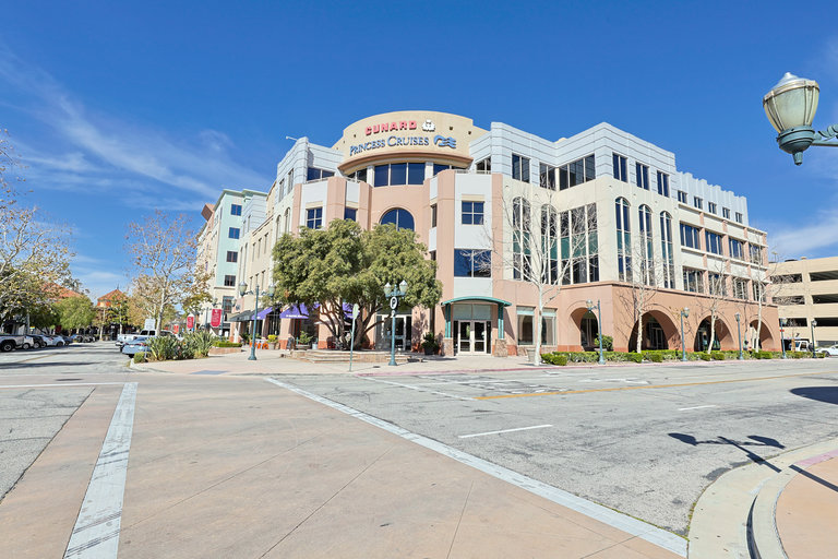 Valencia Town Center