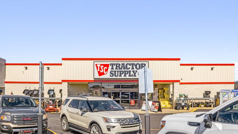 1676 W College St, Pulaski, TN, For Lease, Image-2