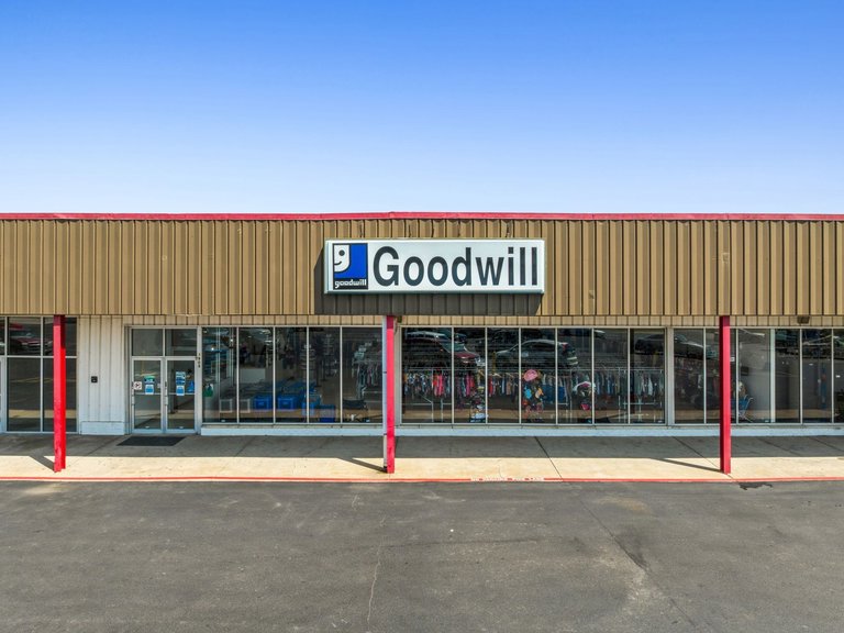 1906 E 9th Ave, Winfield, KS, For Lease, Image-3