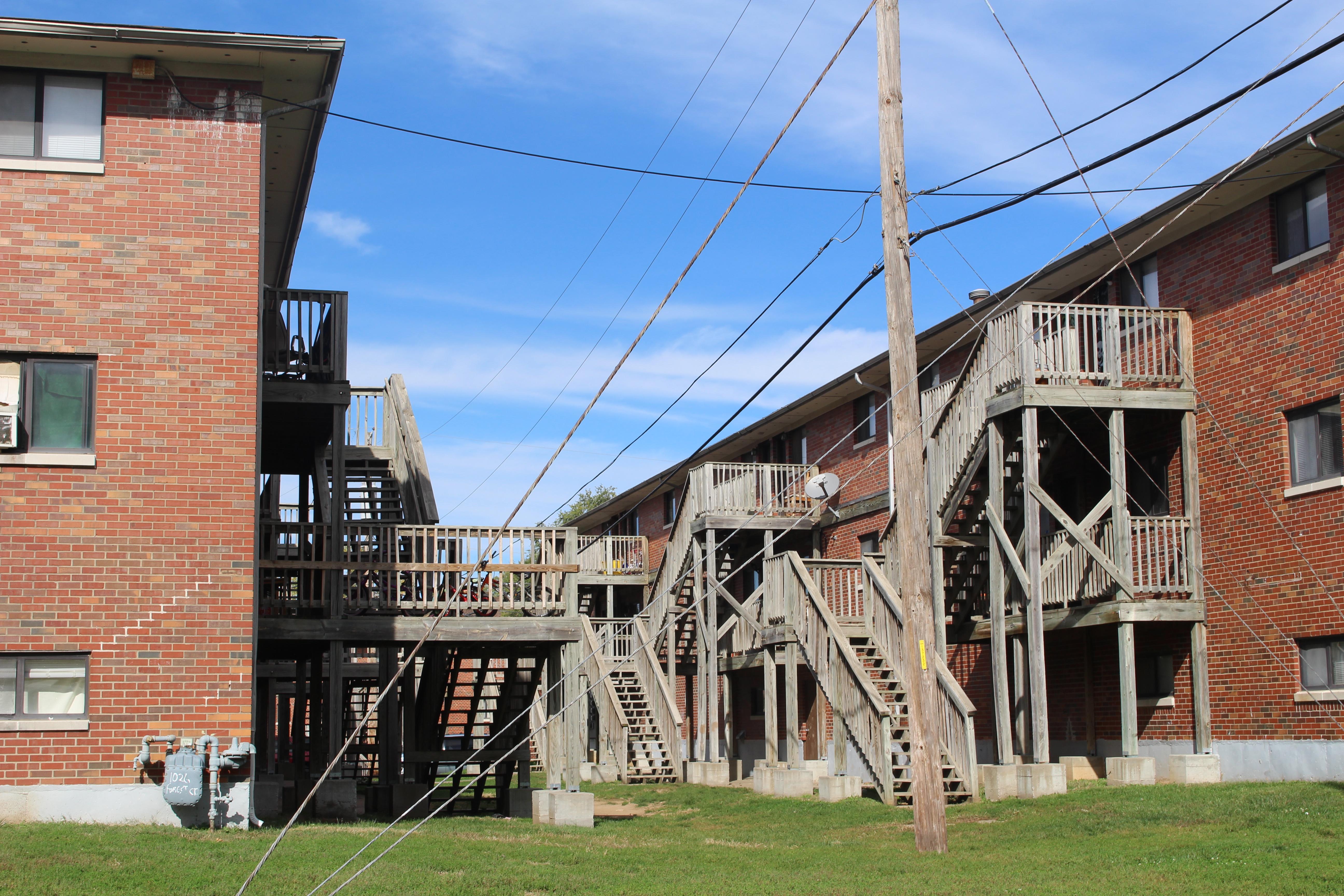 Woodland Hills Apartments - Image 3