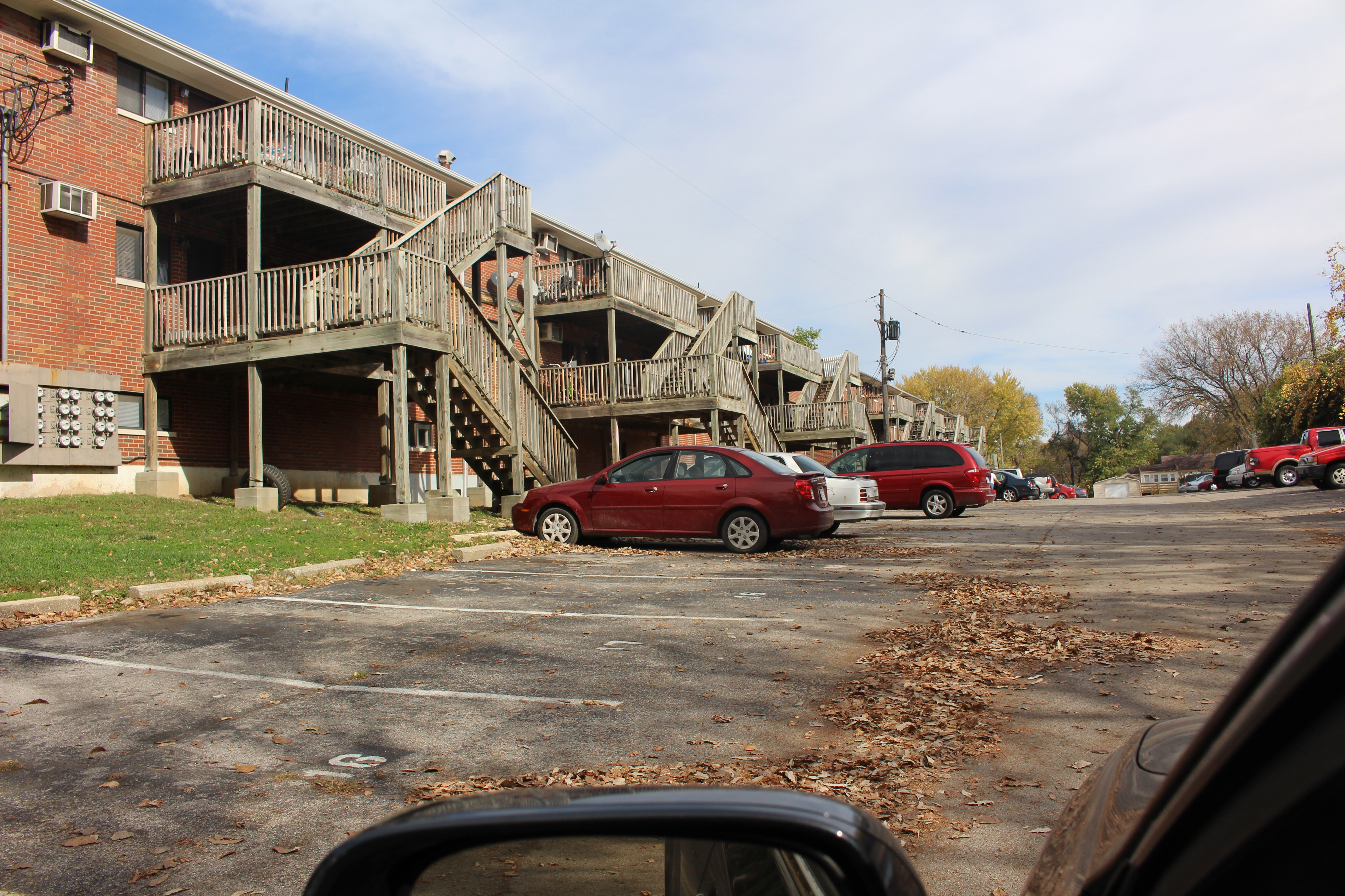 Woodland Hills Apartments - Image 6